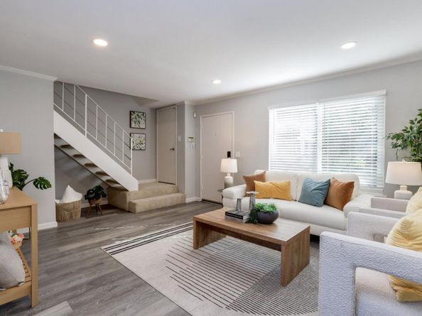 1912 Vinedale Square, San Jose CA 95132