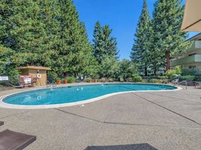 1033 Crestview Drive 216, Mountain View CA 94040