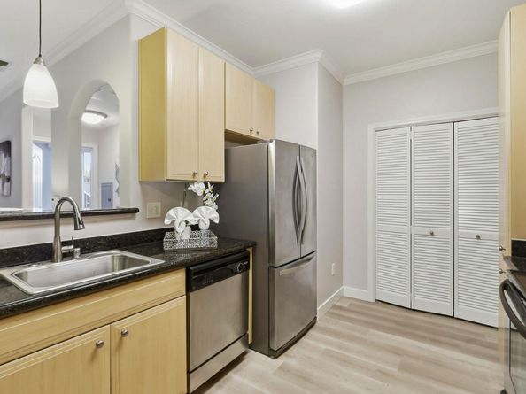 801 S Winchester Boulevard 4116, San Jose CA 95128