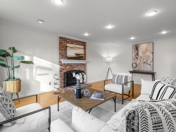 2741 Doverton Square, Mountain View CA 94040