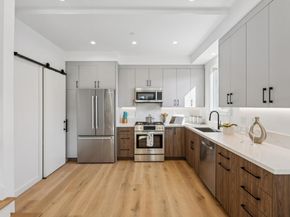 1433 Floribunda Avenue 8, Burlingame CA 94010