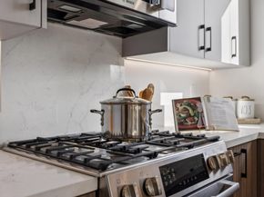 1433 Floribunda Avenue 8, Burlingame CA 94010