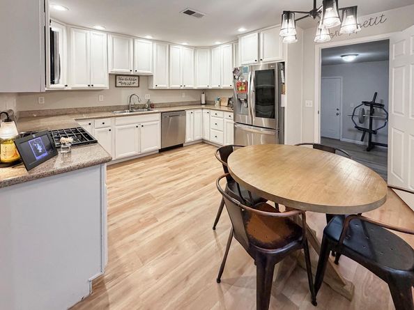 690 El Cerrito Way, Gilroy CA 95020
