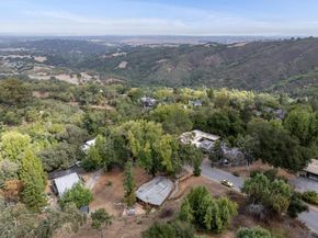76 Old Spanish Trail, Portola Valley CA 94028