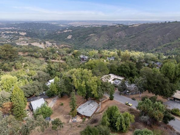 76 Old Spanish Trail, Portola Valley CA 94028