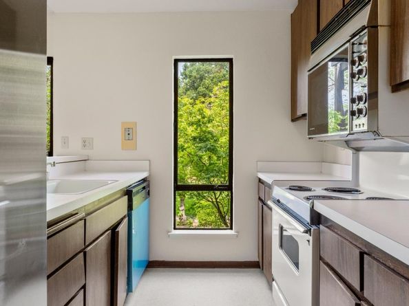 78 Pearce Mitchell Place, Stanford CA 94305