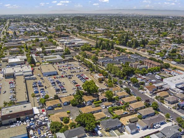 Oneil, Hayward CA 94544