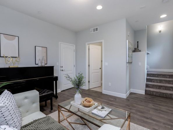 426 Ellicott Loop, San Jose CA 95123