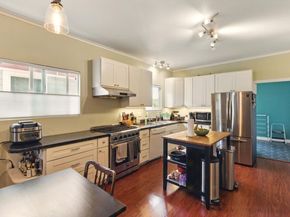 1915 West Street, Oakland CA 94612