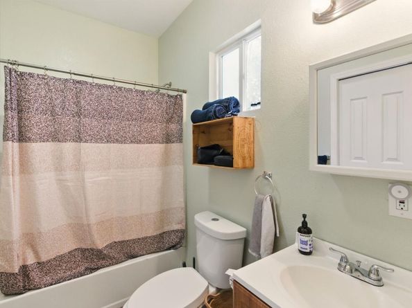 1915 West Street, Oakland CA 94612