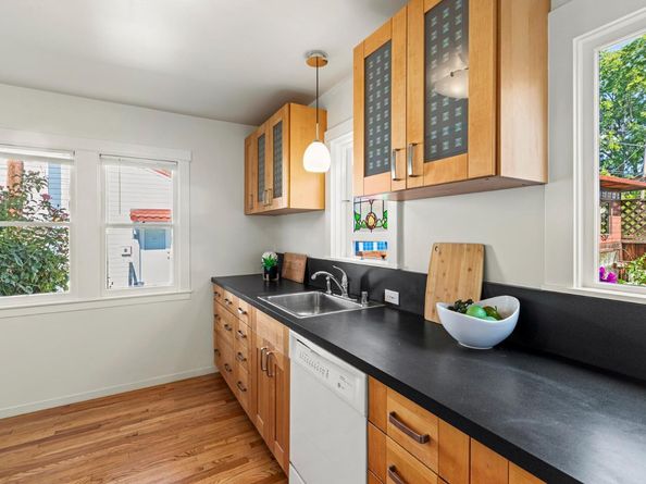 212 Gilbert Avenue, Menlo Park CA 94025