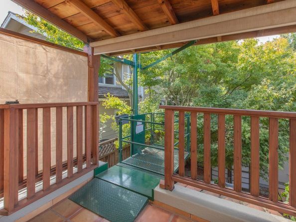 212 Gilbert Avenue, Menlo Park CA 94025