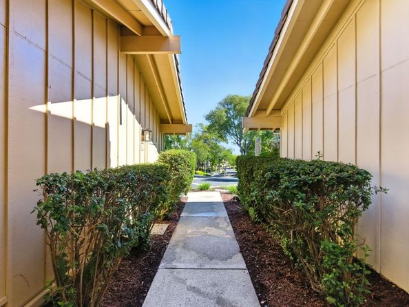 10 Azalea Lane, San Carlos CA 94070