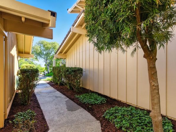 10 Azalea Lane, San Carlos CA 94070