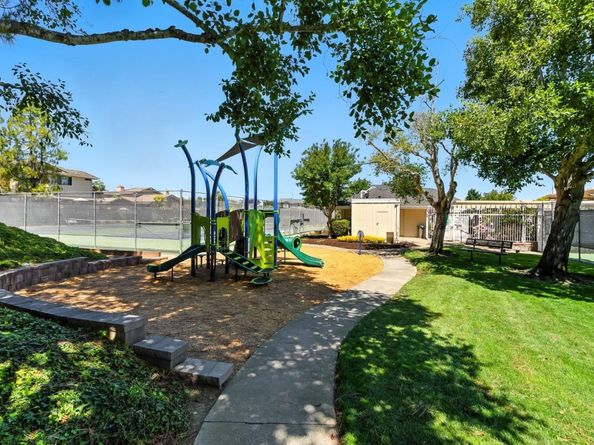 10 Azalea Lane, San Carlos CA 94070