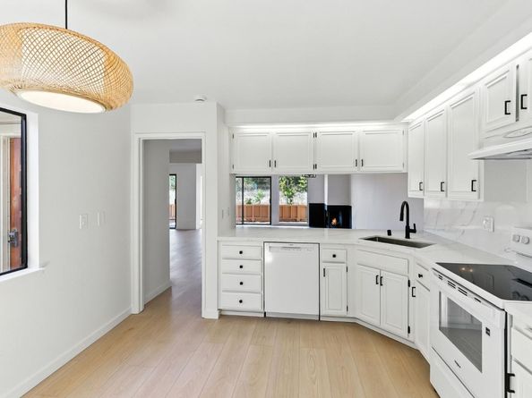 10 Azalea Lane, San Carlos CA 94070