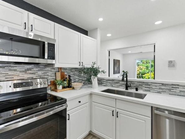 935 Old County Road 42, Belmont CA 94002