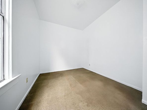943 26th Street, Oakland CA 94607