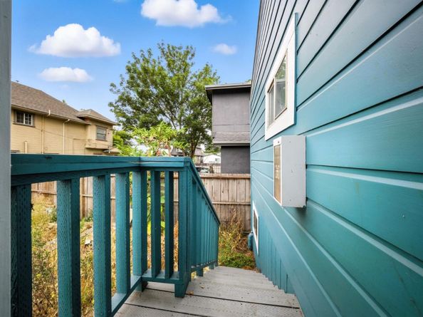 943 26th Street, Oakland CA 94607