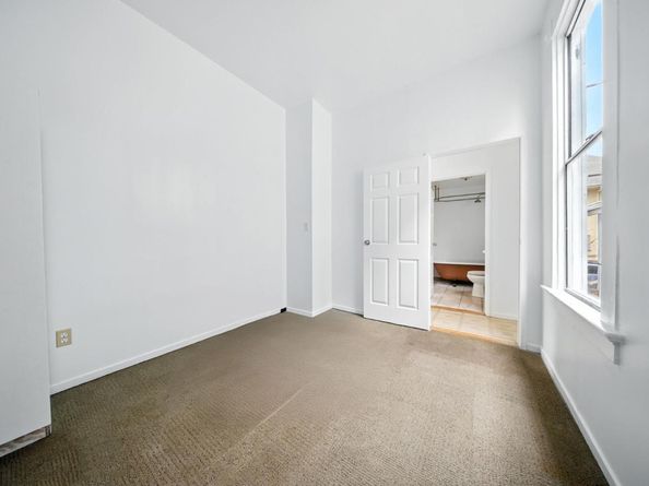 943 26th Street, Oakland CA 94607