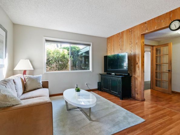 878 Hillcrest Drive, Redwood City CA 94062