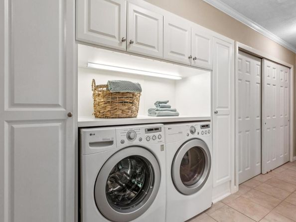 1115 Continentals Way 203, Belmont CA 94002