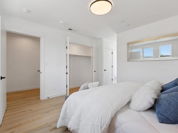 1433 Floribunda Avenue 5, Burlingame CA 94010