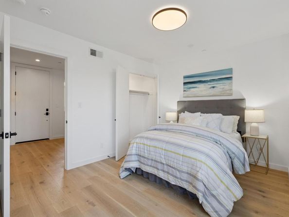 1433 Floribunda Avenue 5, Burlingame CA 94010
