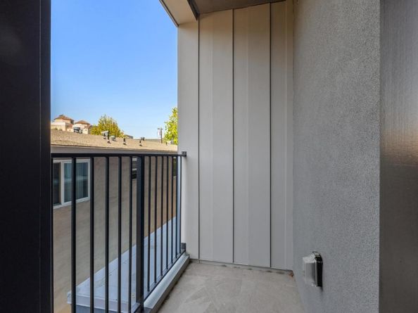 1433 Floribunda Avenue 5, Burlingame CA 94010