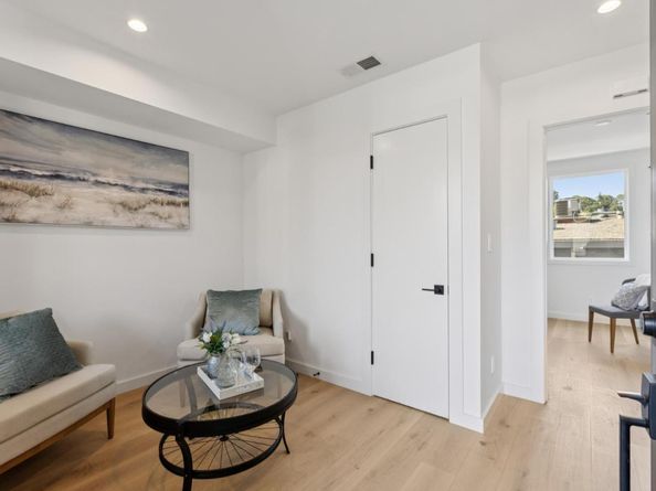 1433 Floribunda Avenue 5, Burlingame CA 94010