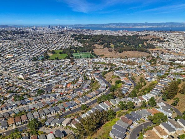 46 Caroline Way, Daly City CA 94014