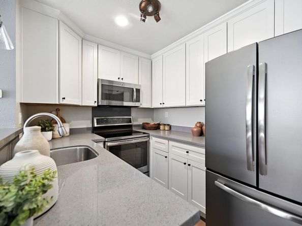 984 Belmont Terrace 10, Sunnyvale CA 94086