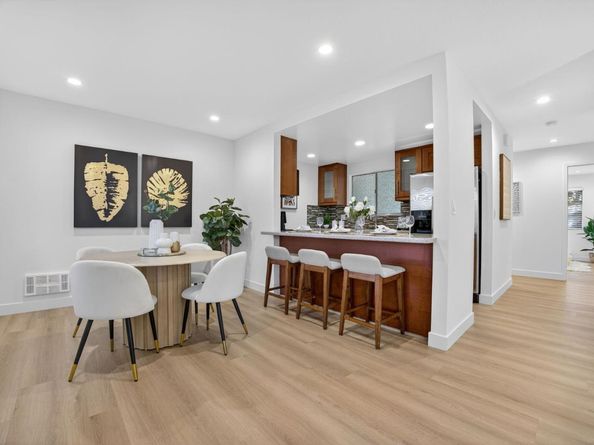90 Flynn Avenue C, Mountain View CA 94043