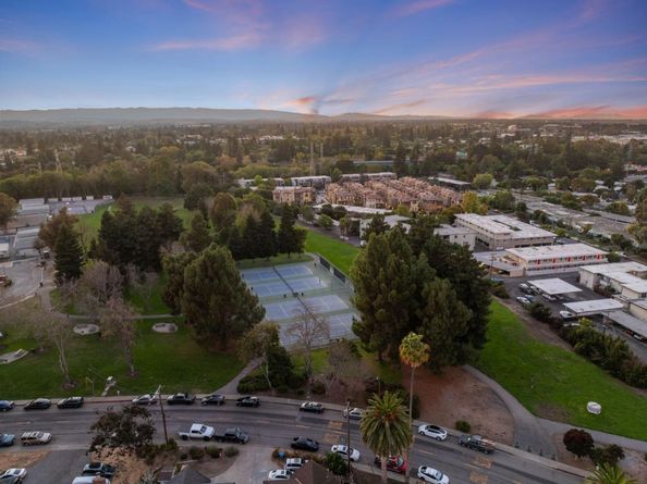 90 Flynn Avenue C, Mountain View CA 94043