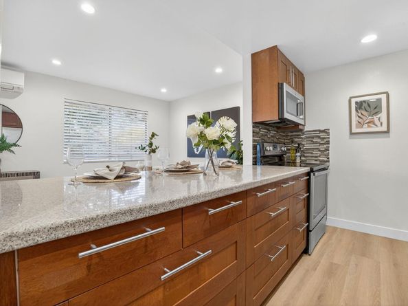 90 Flynn Avenue C, Mountain View CA 94043