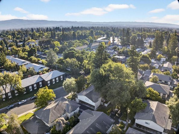 90 Flynn Avenue C, Mountain View CA 94043