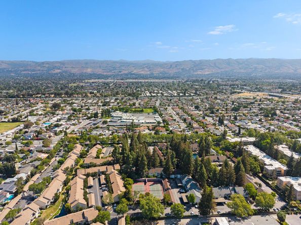 1050 Summermist Court, San Jose CA 95122