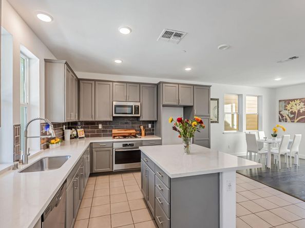 1861 Shasta Lane, Hercules CA 94547