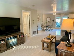 28-R Woodside Dr, Grafton MA 01519