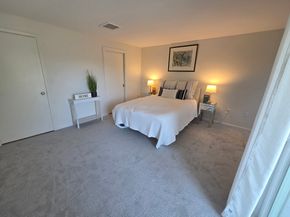 212 Humphrey St 202, Marblehead MA 01945
