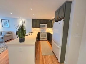 212 Humphrey St 202, Marblehead MA 01945
