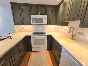 212 Humphrey St 202, Marblehead MA 01945