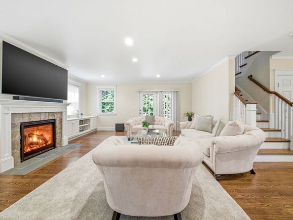 35 Marshall Rd, Wellesley MA 02482