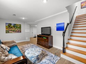 30 Gloucester St 30, Arlington MA 02476