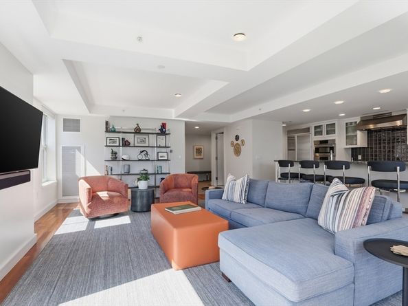2 Battery Wharf 2302, Boston MA 02109