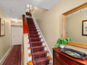 99 Anderer Ln 8, Boston MA 02132