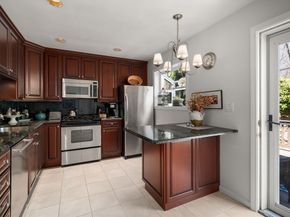 99 Anderer Ln 8, Boston MA 02132