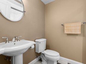 127 Johnson Woods Dr 127, Reading MA 01867