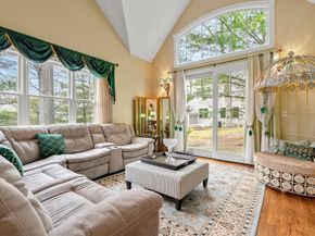 127 Johnson Woods Dr 127, Reading MA 01867