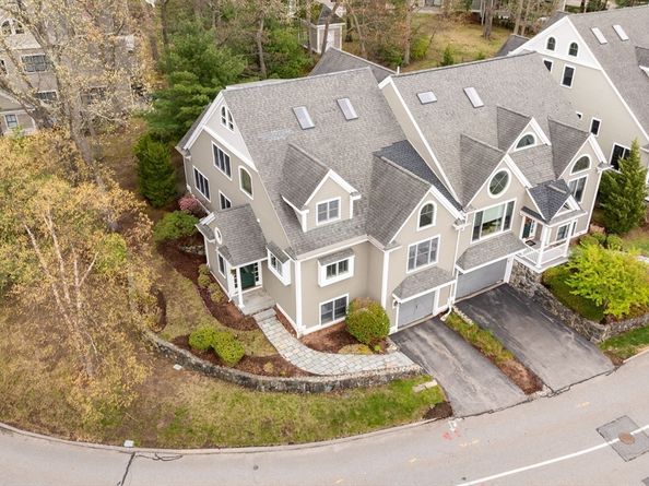 127 Johnson Woods Dr 127, Reading MA 01867